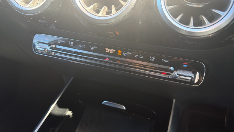 Mercedes-Benz GLA 200d AMG Line Premium 5dr Auto Diesel Hatchback